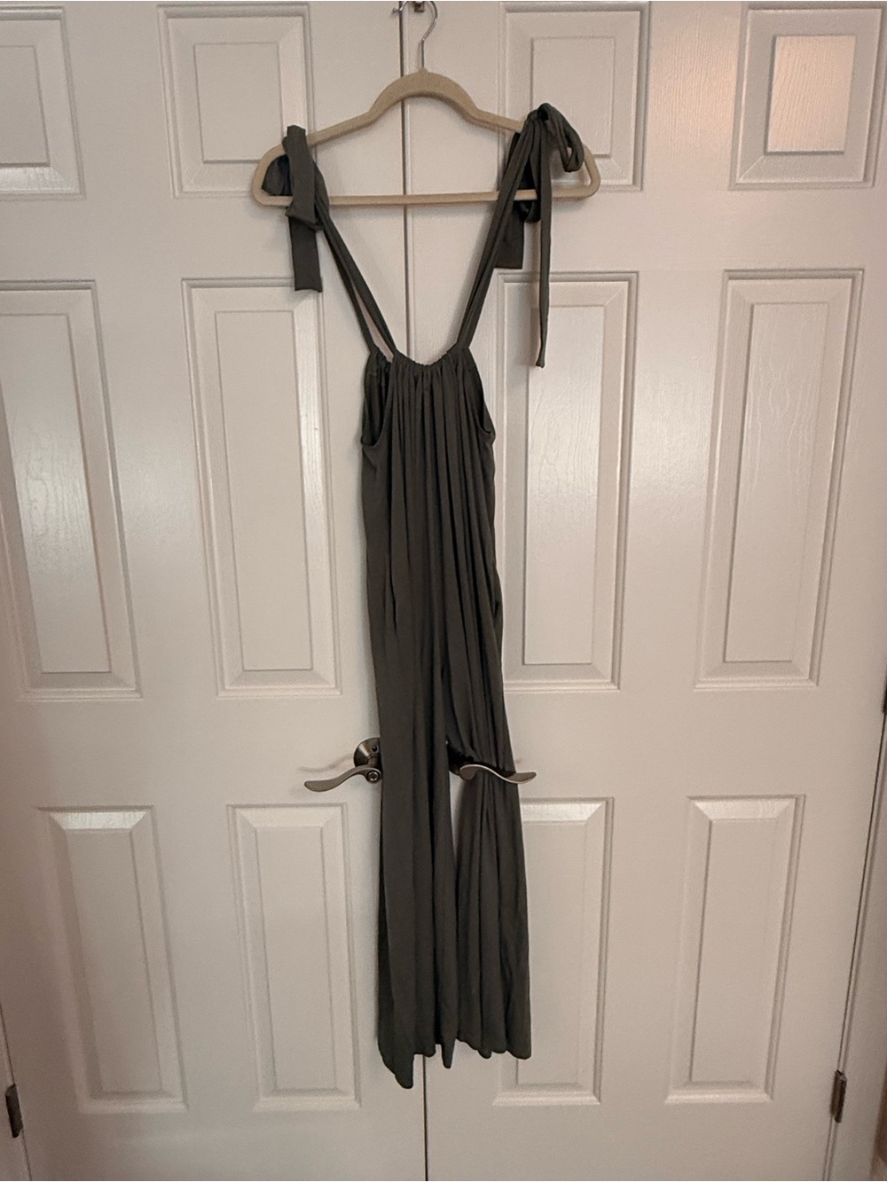 Tie-Shoulder jumpsuit in Olive Green